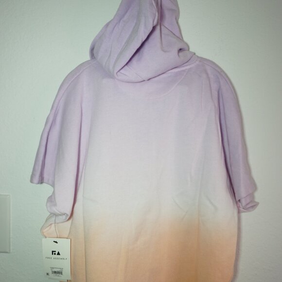 Free Assembly Fleece Poncho & Shorts - Picture 14 of 14